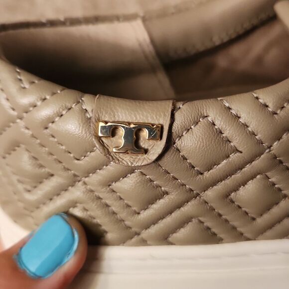 Tory Burch "Marion" Taupe-Colored Quilted Leather Lace-Up Shoes Size 8.5 - Picture 5 of 10